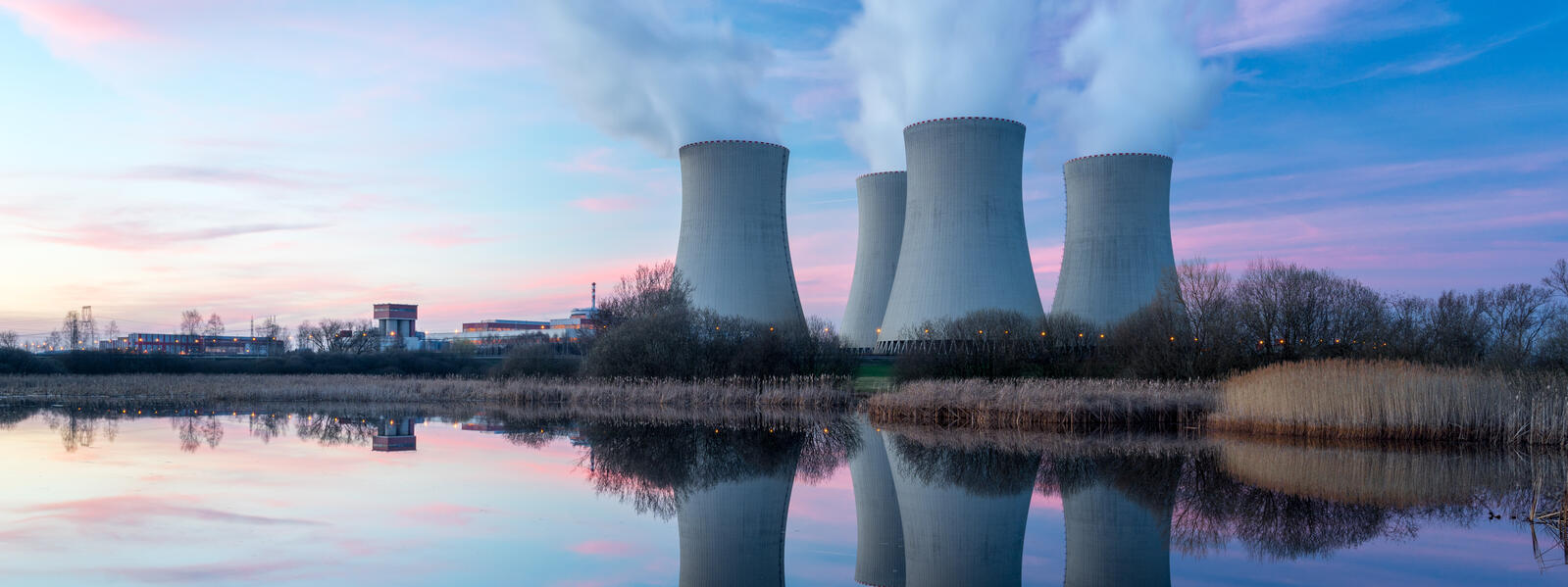 Nuclear cooling towers